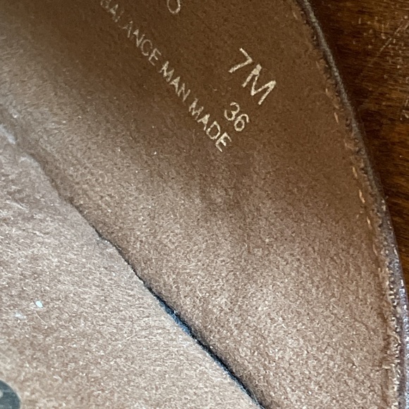 Clarks Brown Leather 7 Slip On Mules Slides Shoes Stitching Details Brazil EUC - Picture 12 of 16